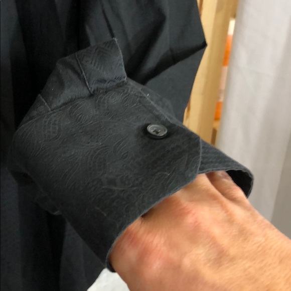 Robert Graham Casual Black Button Down Classic Fit - Picture 4 of 8